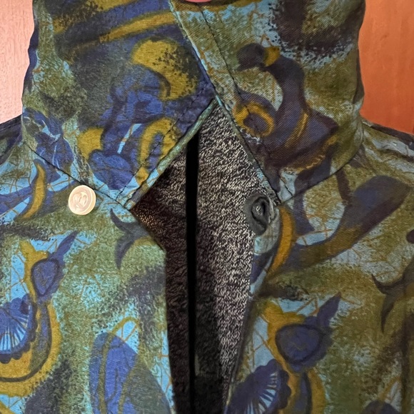 Vintage rare Hawaiian style shirt with Inuit design northern Canada - Picture 9 of 10